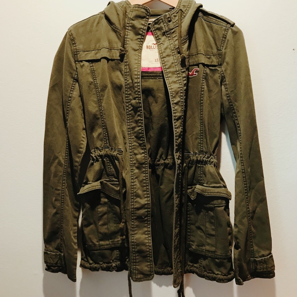 LAST CHANCE DONATING!!🥝🤠GREEN ARMY JACKET